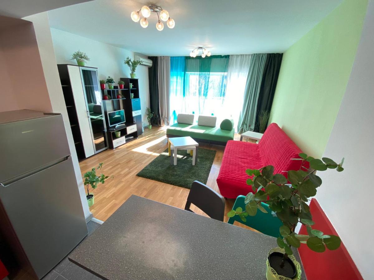 Green Apartment 214 With Private Parking Bukarest Kültér fotó