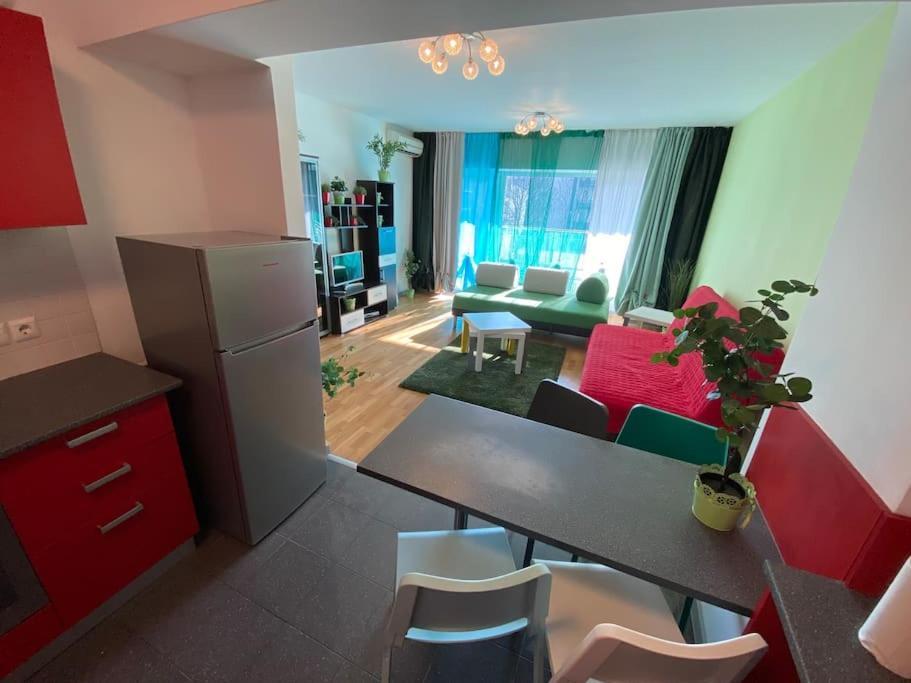 Green Apartment 214 With Private Parking Bukarest Kültér fotó