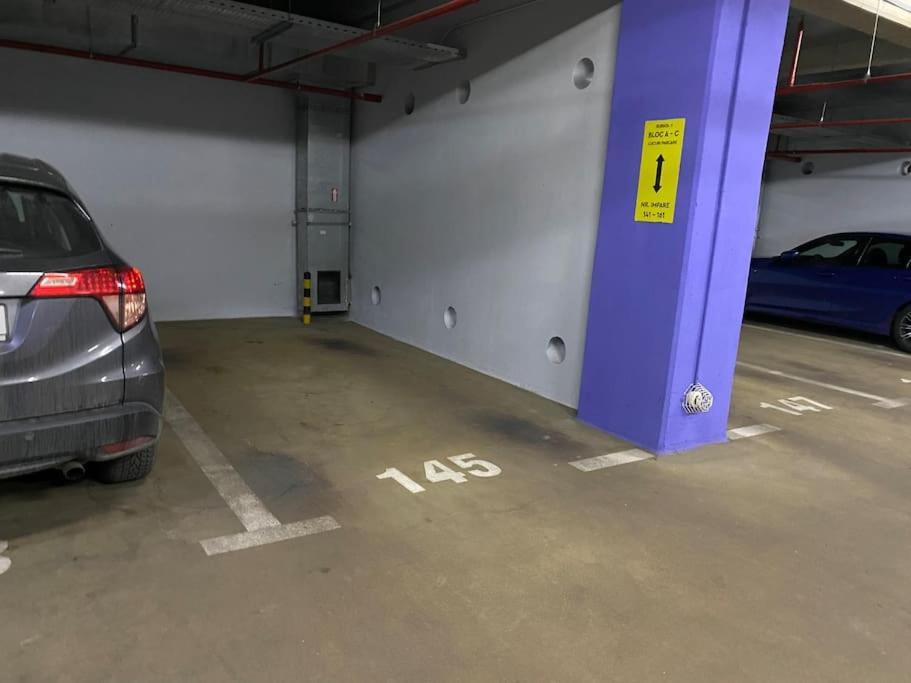 Green Apartment 214 With Private Parking Bukarest Kültér fotó