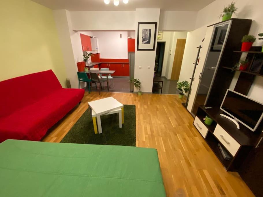 Green Apartment 214 With Private Parking Bukarest Kültér fotó